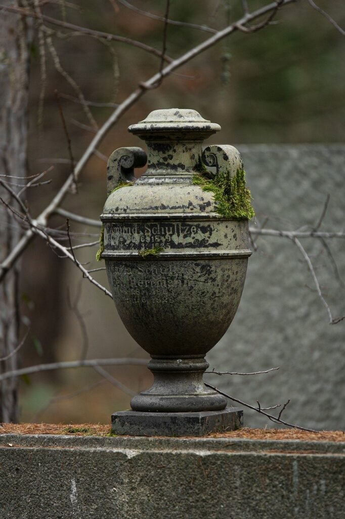 Understanding the Basics of Dog Urns